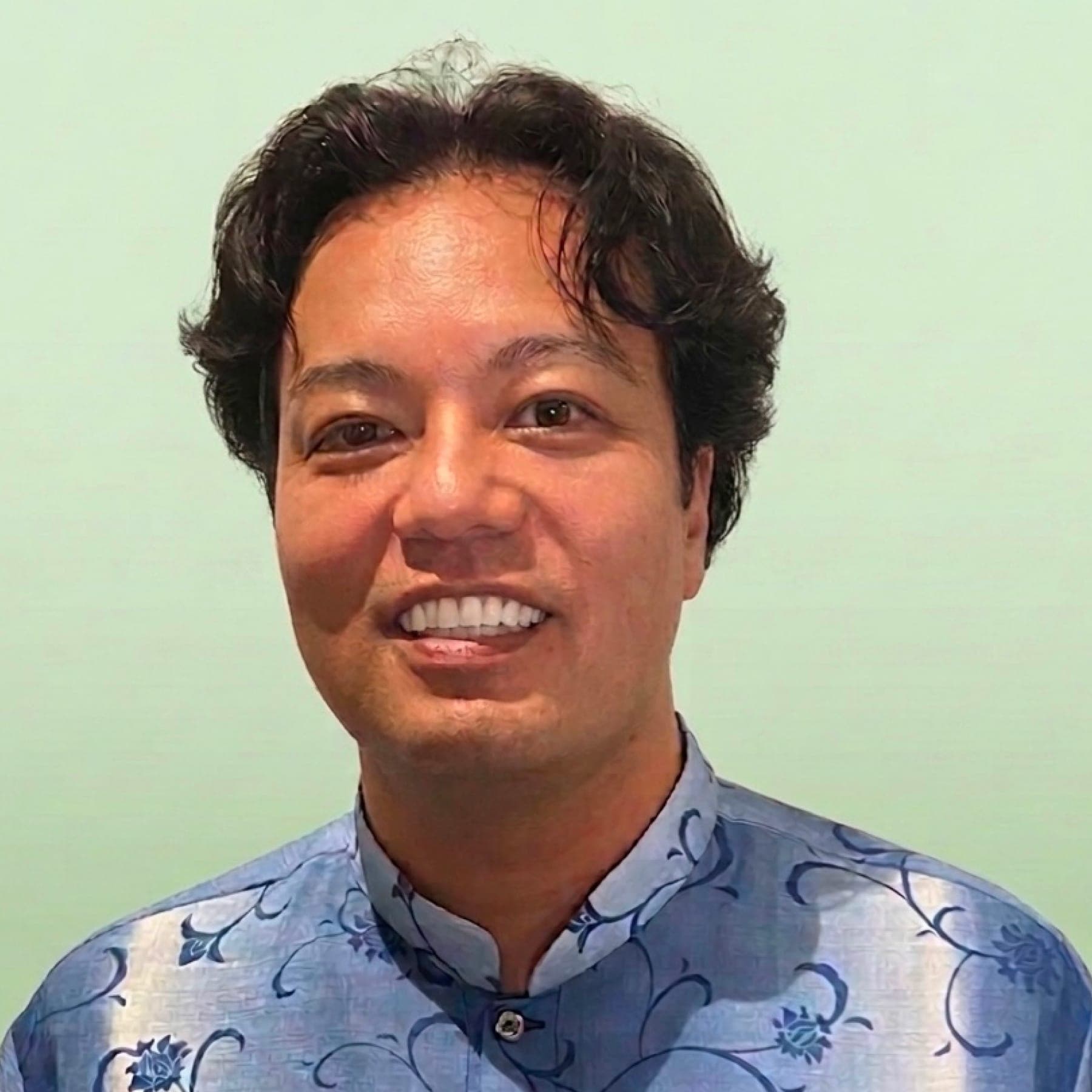 高良 研一